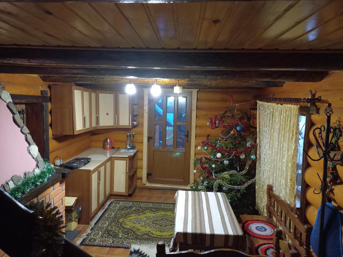 Затишний Будиночок Bukovets Exterior foto
