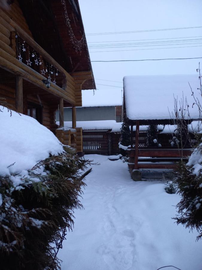 Затишний Будиночок Bukovets Exterior foto